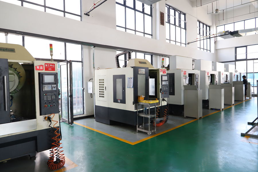Luoyang Hypersolid Metal Tech Co., Ltd ligne de production du fabricant